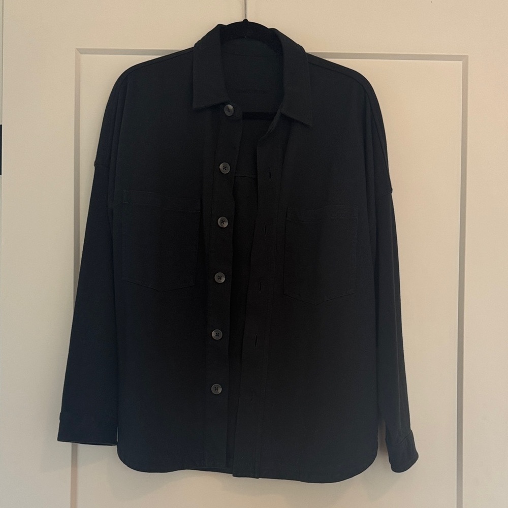 VUORI McKenzie button up shirt jacket - black medium